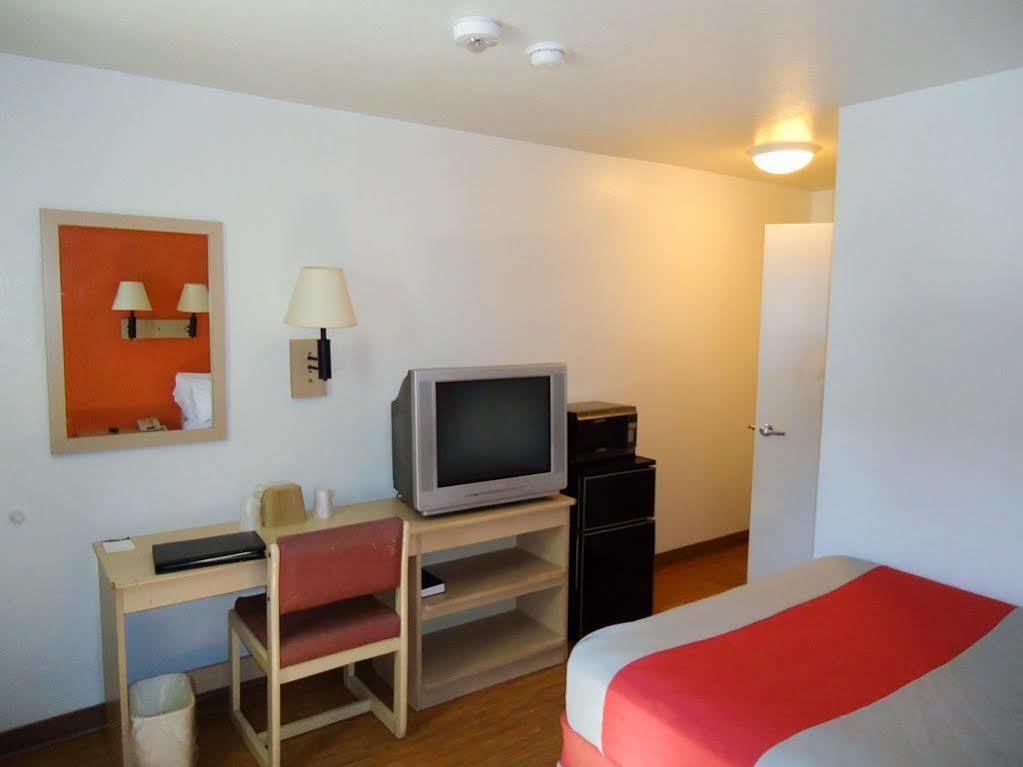 Motel 6-Lumberton, Nc エクステリア 写真